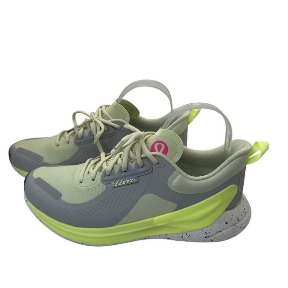 NWOT 8.5 Lululemon Blissfeel Trail Womens Running Shoe Dewy/SILD/FZap - Picture 2 of 11